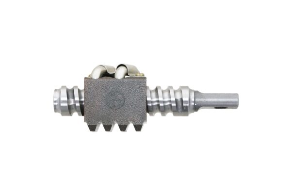 Perno per attacco attrezzi c/dado Kubota  L1802, L2002, L2202, L2402, L2602, L2802, L3202,L3602, L4202 - immagine 2